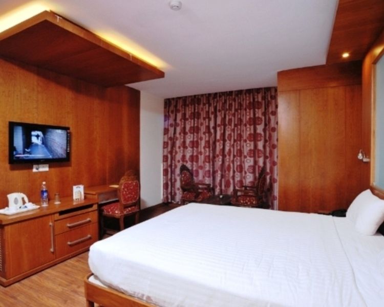 Hotel Emarald, New Delhi Exteriör bild