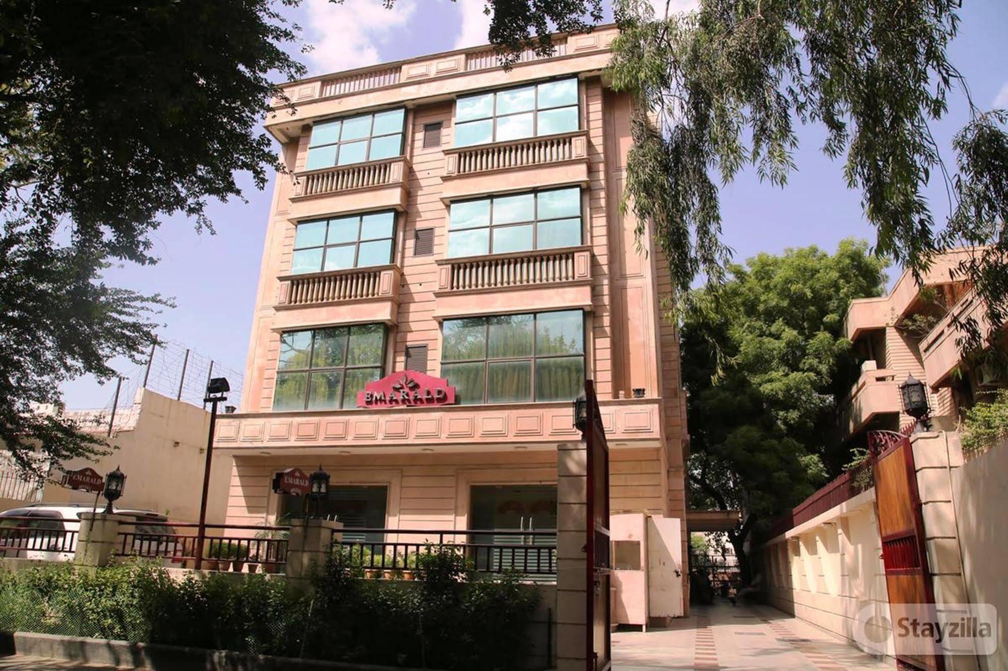 Hotel Emarald, New Delhi Exteriör bild